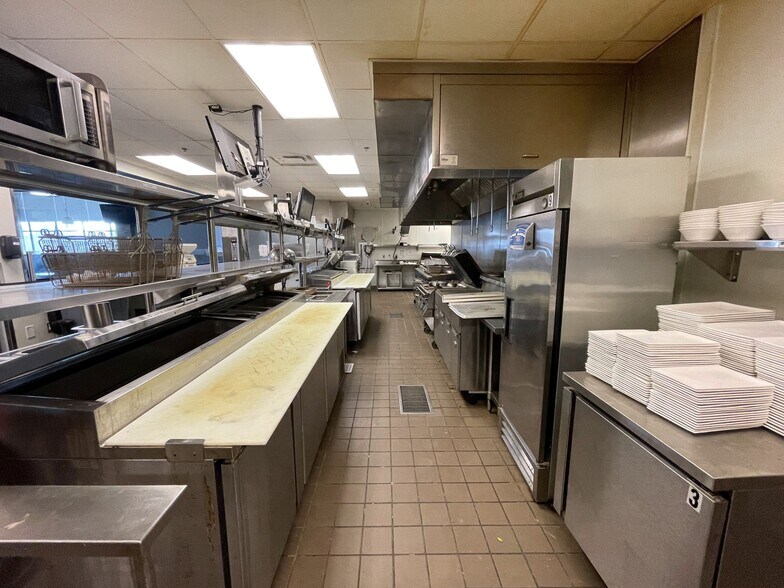 More Photos Of 4780 Cornell Rd, Cincinnati Movie Theatre For Sale