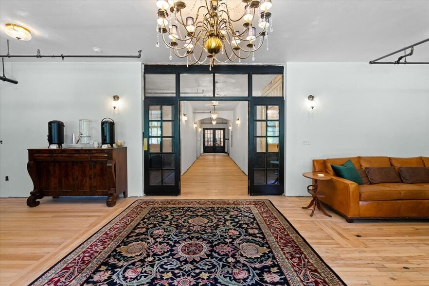 More Photos Of 99 Satherfield Rd, Silverton Hospitality For Sale
