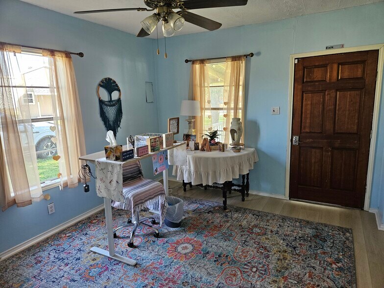 More Photos Of 245 Gonyo Ln, Richmond Office For Lease