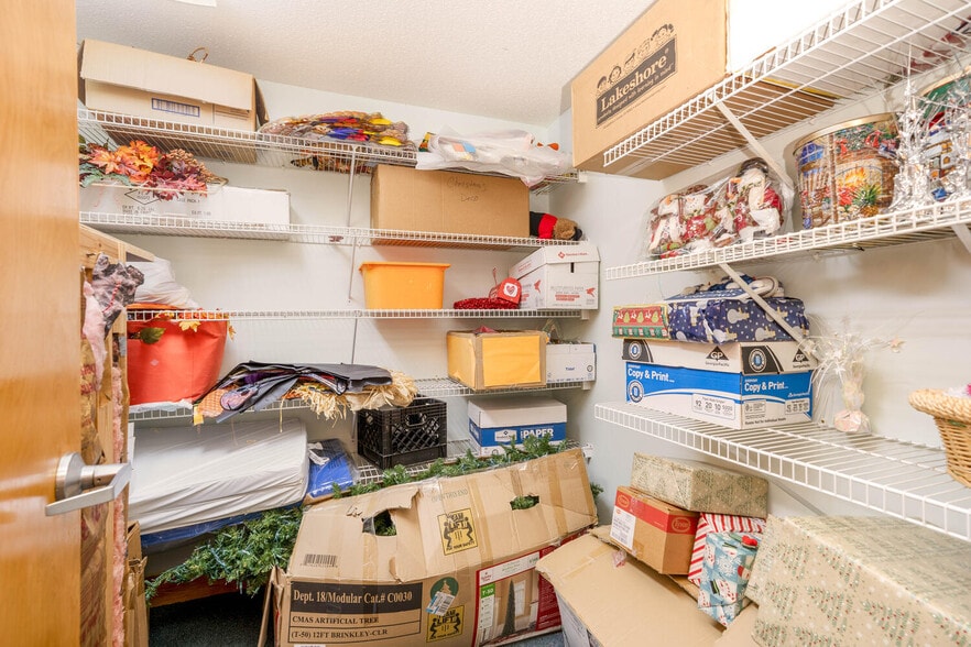 More Photos Of 2081 Mesa Valley Way, Austell Specialty For Sale