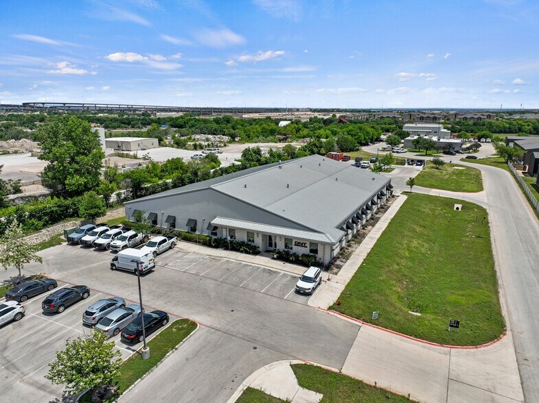 More Photos Of 2300 Picadilly Dr, Round Rock Office For Lease