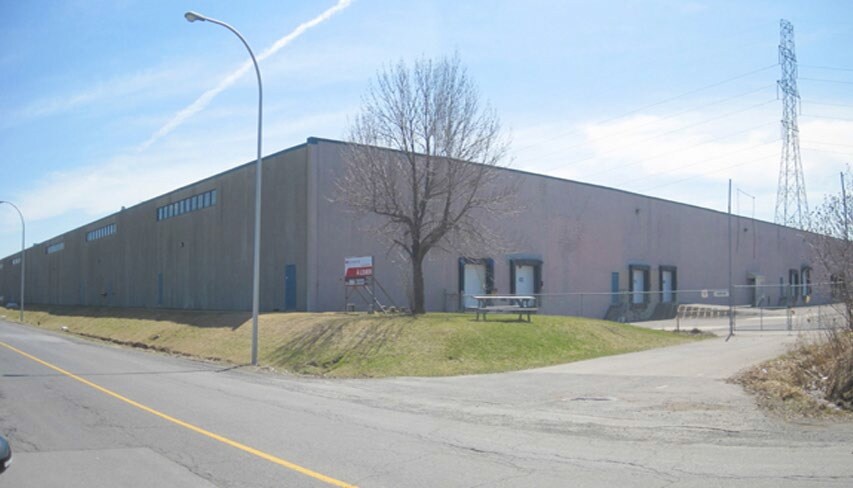More Photos Of 1375 Rue Newton, Boucherville Warehouse For Lease