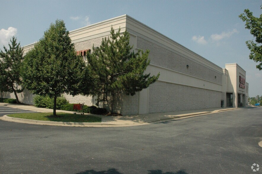 More Photos Of 110 Odendhal Ave, Gaithersburg Freestanding For Lease