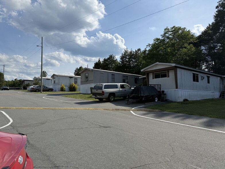 More Photos Of 708 Frye Bridge Rd, Clemmons Manufactured Housing Mobile Home Park For Sale