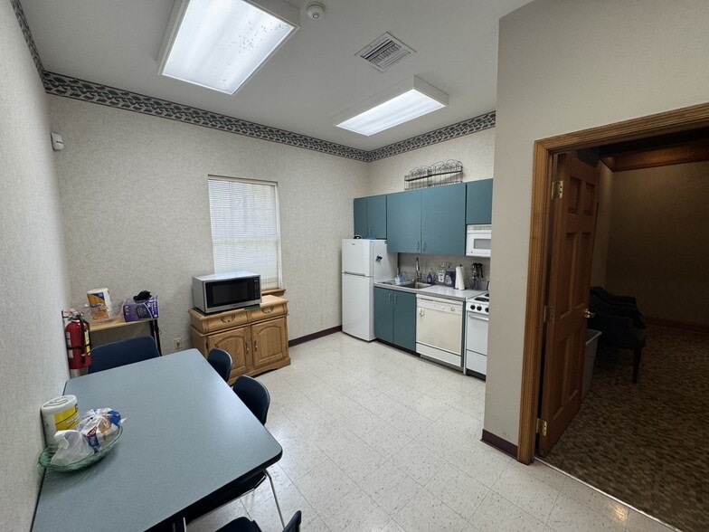 More Photos Of 2552 Highway 964, Saint Francisville Office For Lease