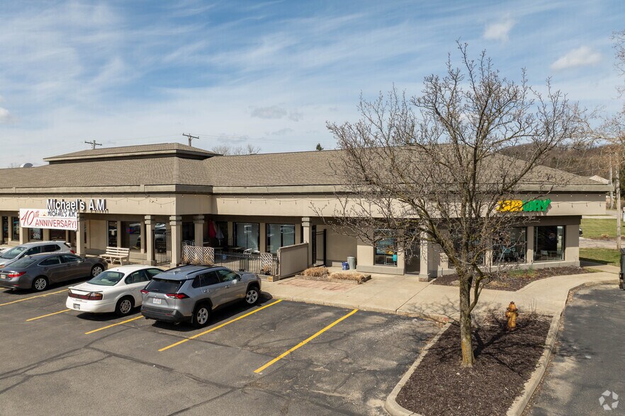 More Photos Of 1562 Akron Peninsula Rd, Akron Storefront For Lease