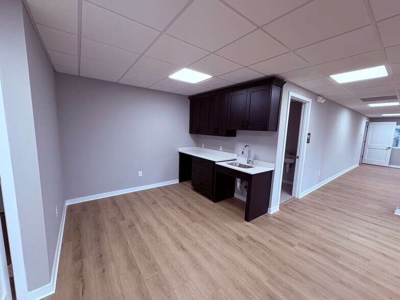 More Photos Of 408 Bethel Rd, Somers Point Office For Sale