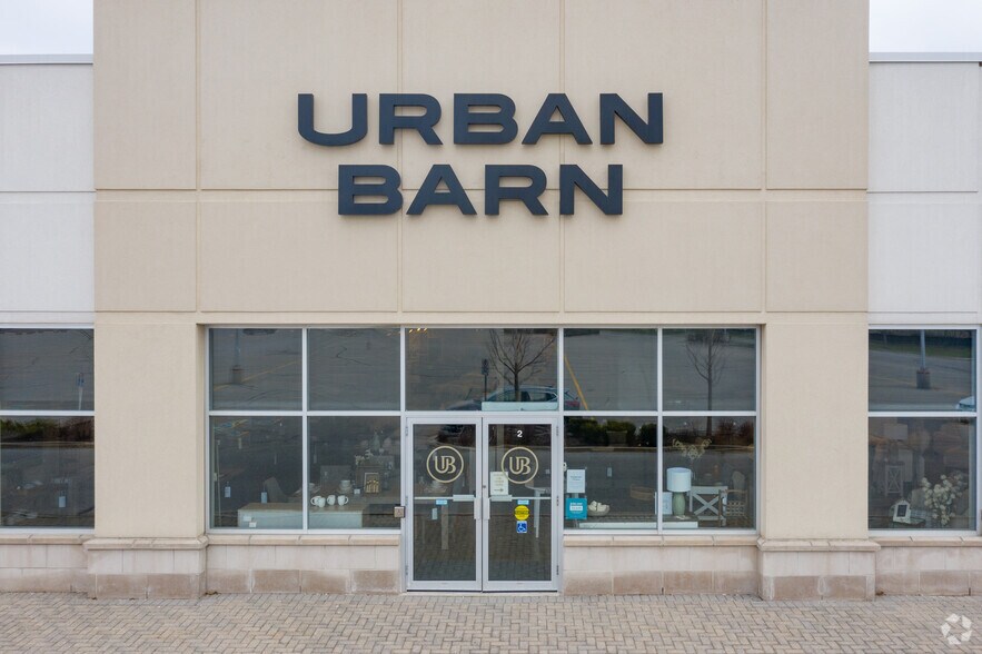 More Photos Of 295 High Tech Rd, Richmond Hill Storefront For Lease