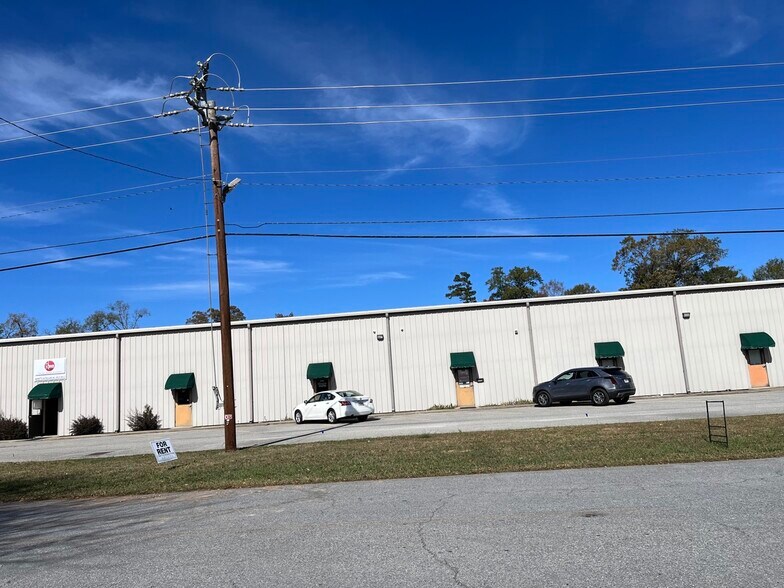 Primary Photo Of 506 Industrial Dr, Rockmart Warehouse For Lease
