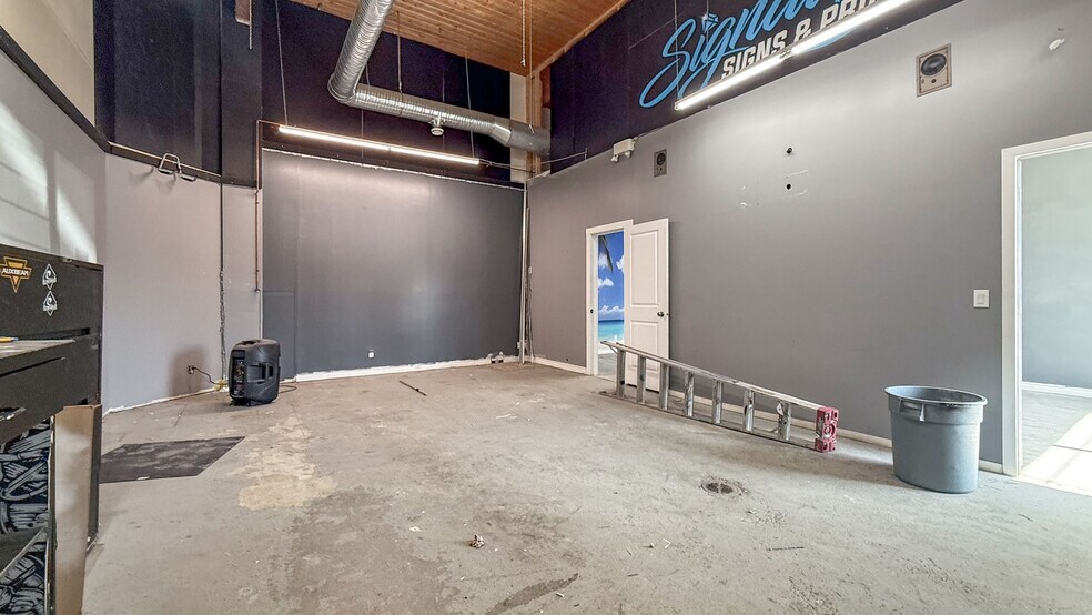 More Photos Of 431 Victoria St W, Kamloops Industrial For Lease