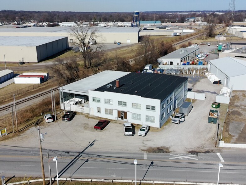 More Photos Of 1150 Maxwell Ave, Evansville Unknown For Lease