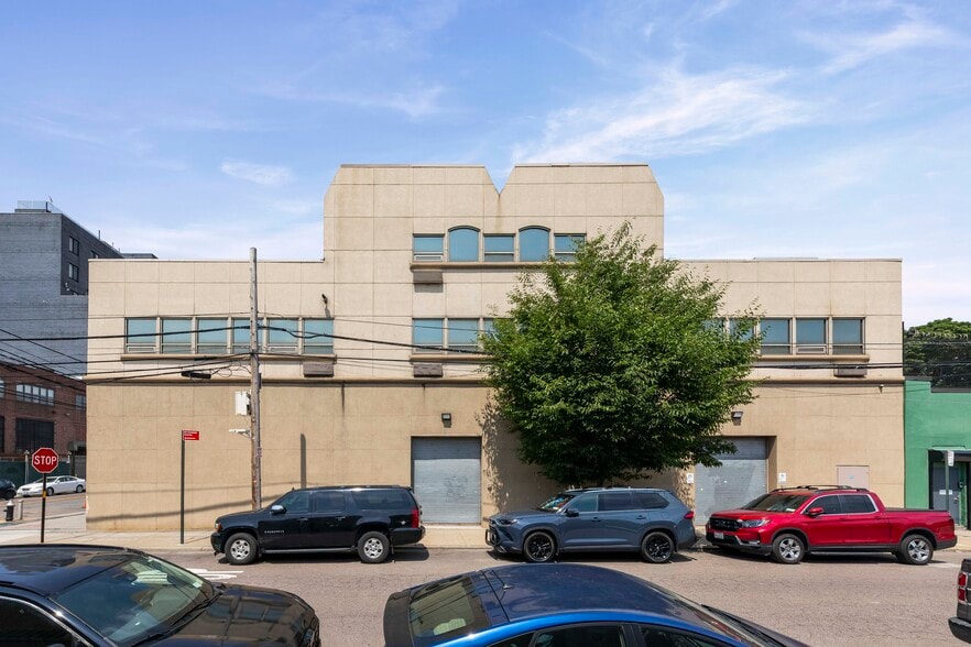 More Photos Of 1219 37th Ave, Long Island City Light Distribution For Lease