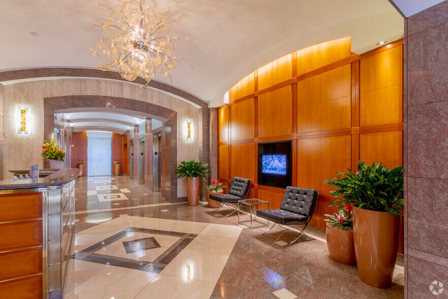 More Photos Of 1025 Connecticut Ave NW, Washington Office For Lease