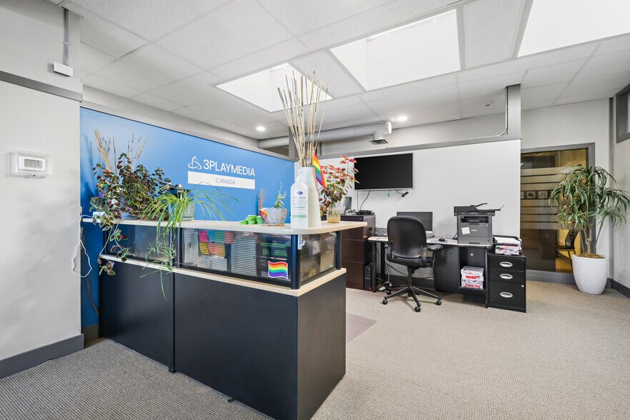 More Photos Of 1909 10th Ave SW, Calgary Office For Sale