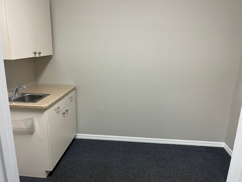 More Photos Of 15151 S US Highway 441, Summerfield Medical For Sale