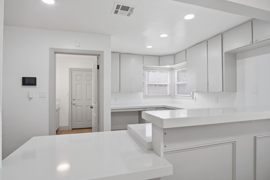 More Photos Of 2250 Colorado Ave, Turlock General Retail For Sale