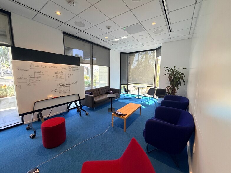 More Photos Of 8800 W Sunset Blvd, West Hollywood Office For Lease