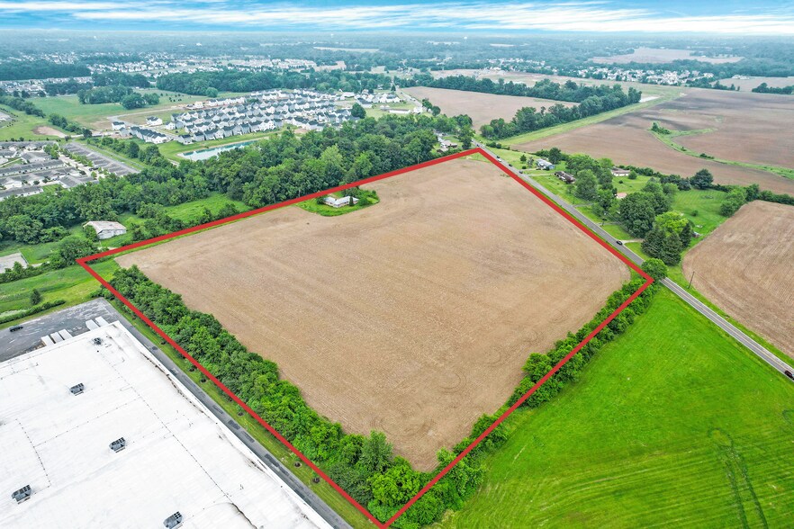 More Photos Of 7855 Hill Rd, Canal Winchester Warehouse For Lease