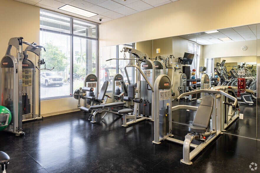 More Photos Of 1641 Worthington Rd, West Palm Beach Office For Lease