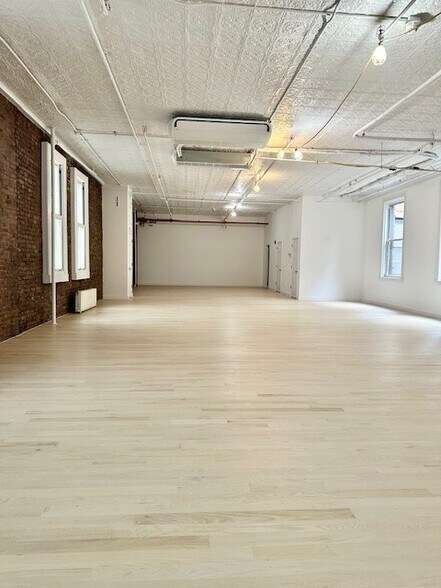More Photos Of 166 Mercer St, New York Office For Lease
