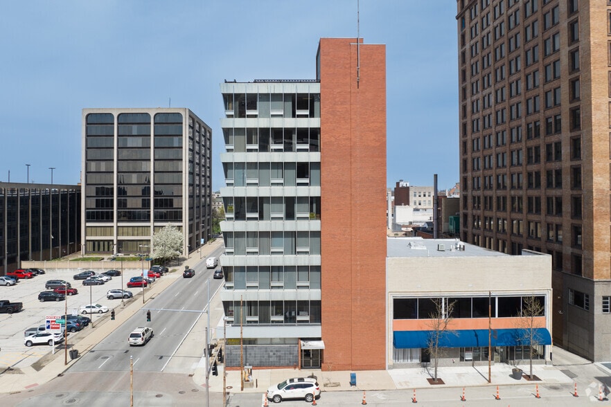 More Photos Of 626 Madison Ave, Toledo Office For Sale