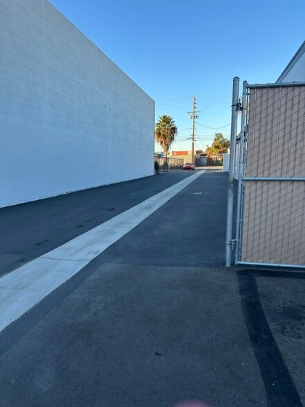More Photos Of 765 W 16th St, Costa Mesa Land For Lease