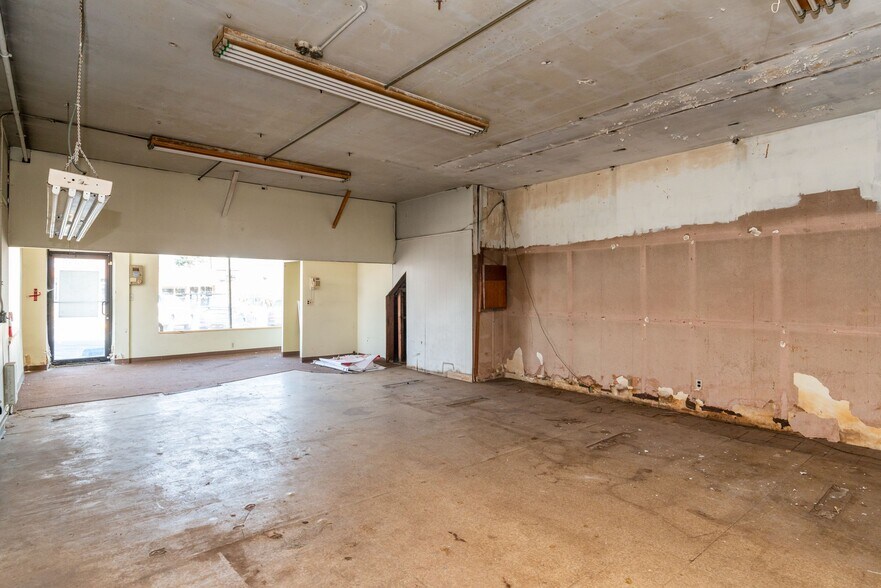 More Photos Of 640-642 Eagle Rock Ave, West Orange Storefront Retail Office For Lease