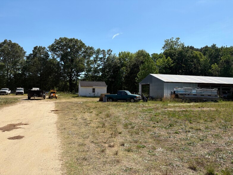 More Photos Of 172 Aldebaran Rd, Mathews Apartments For Sale