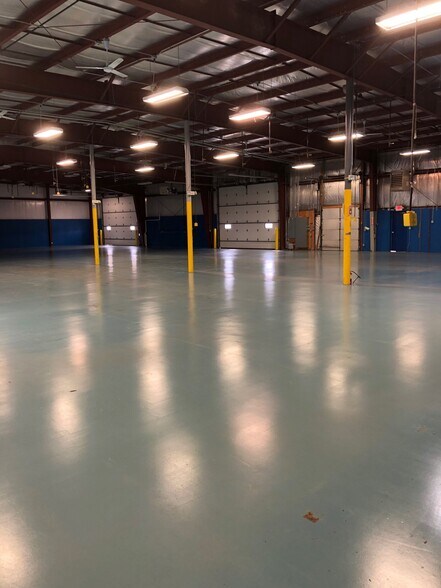 More Photos Of 3200 N Main St, Oshkosh Warehouse For Lease