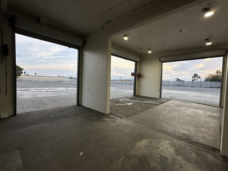 More Photos Of 1535 S 10th St, San Jose Warehouse For Lease