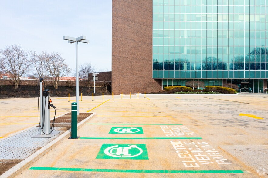 More Photos Of 555 E Lancaster Ave, Radnor Office For Lease