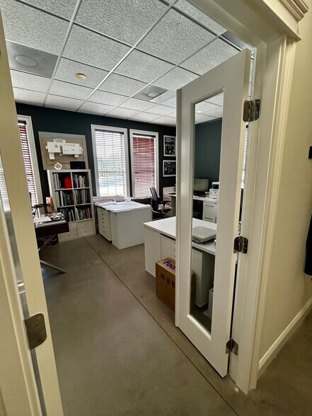 More Photos Of 3239 Henderson Blvd, Tampa Office For Lease