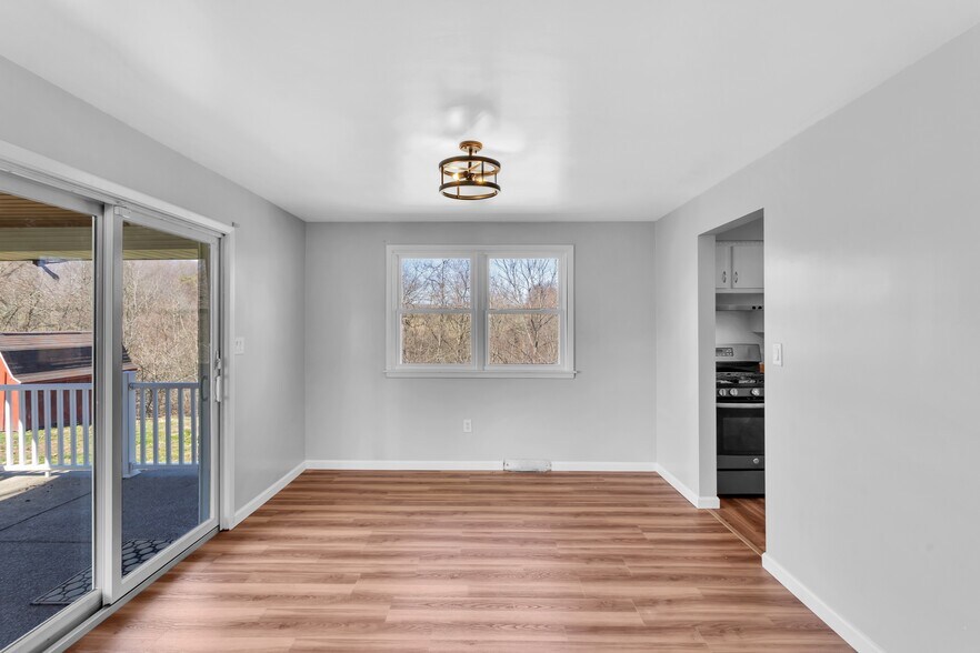 More Photos Of 1060 Pittsburgh Rd, Valencia Office For Sale