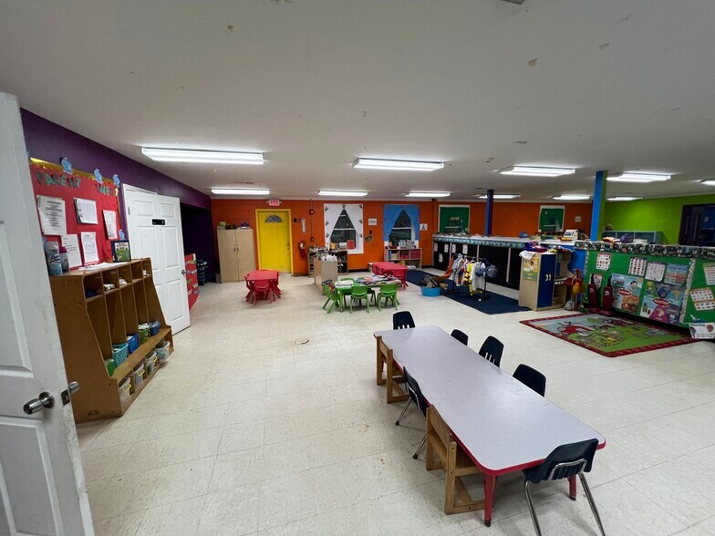 More Photos Of 2605 Campbellton Rd SW, Atlanta Daycare Center For Sale