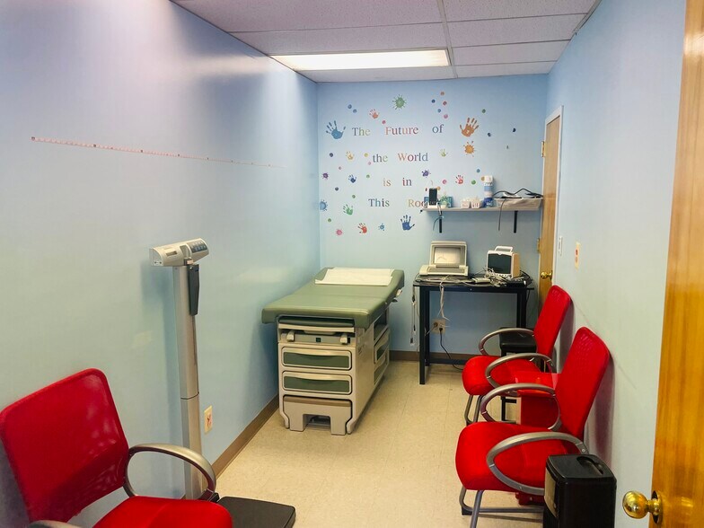 More Photos Of 2616 Sherwood Hall Ln, Alexandria Medical For Sale