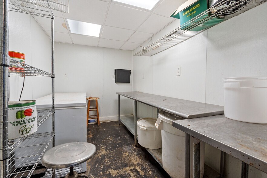 More Photos Of 166 Shrewsbury St, Worcester Restaurant For Sale