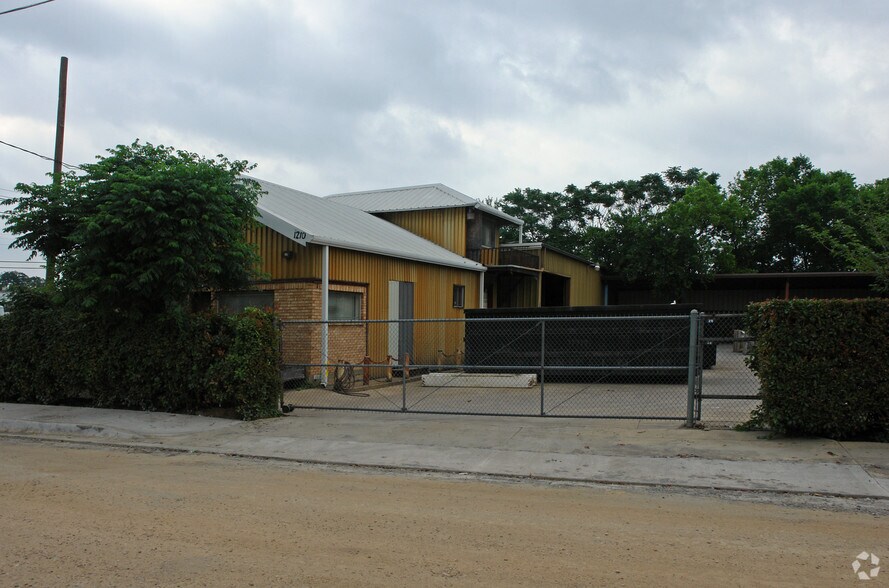 Primary Photo Of 1210 Beaumont St, Dallas Manufacturing For Lease