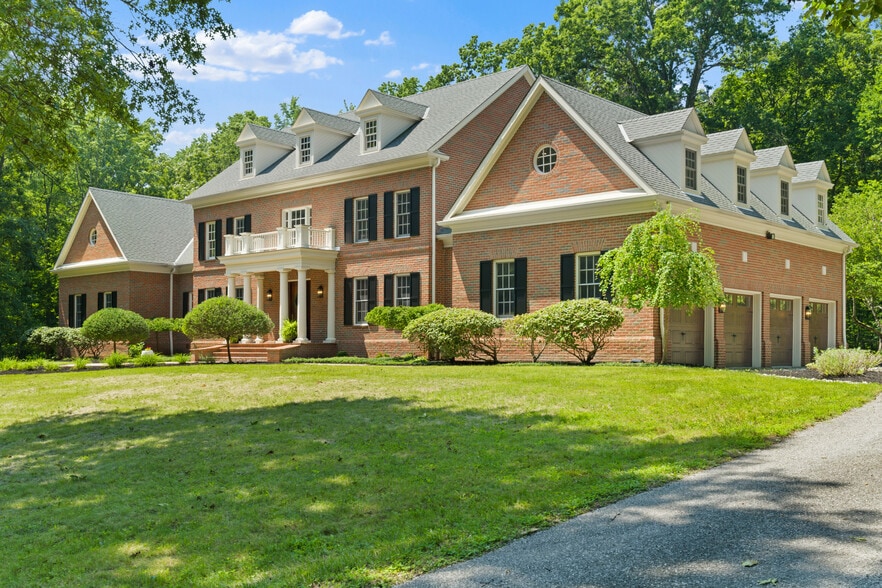 More Photos Of 5455 Plantation Rd, Sunbury Lodge Meeting Hall For Sale