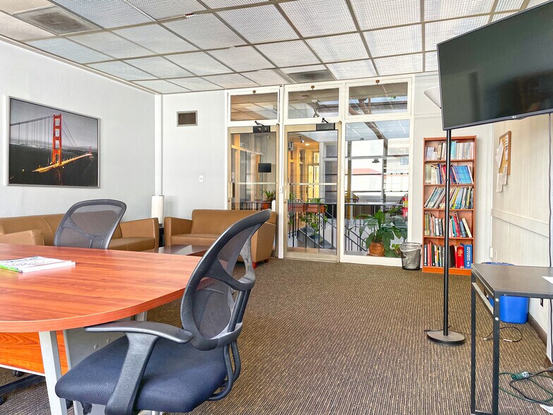 More Photos Of 2015 Center St, Berkeley Office For Lease