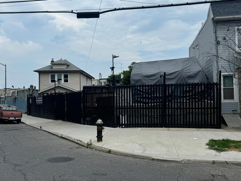 More Photos Of 7227 60th Ln, Ridgewood Warehouse For Sale