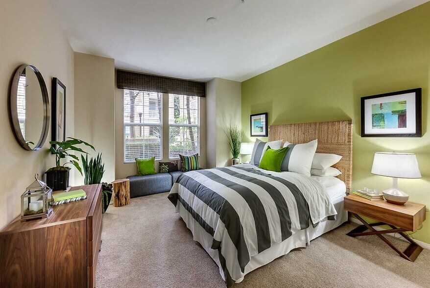 More Photos Of 31 E MacArthur Crescent Dr, Santa Ana Apartments For Lease