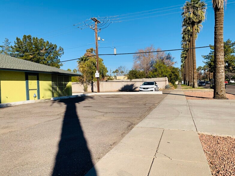 More Photos Of 1102 W McDowell Rd, Phoenix Office Residential For Lease