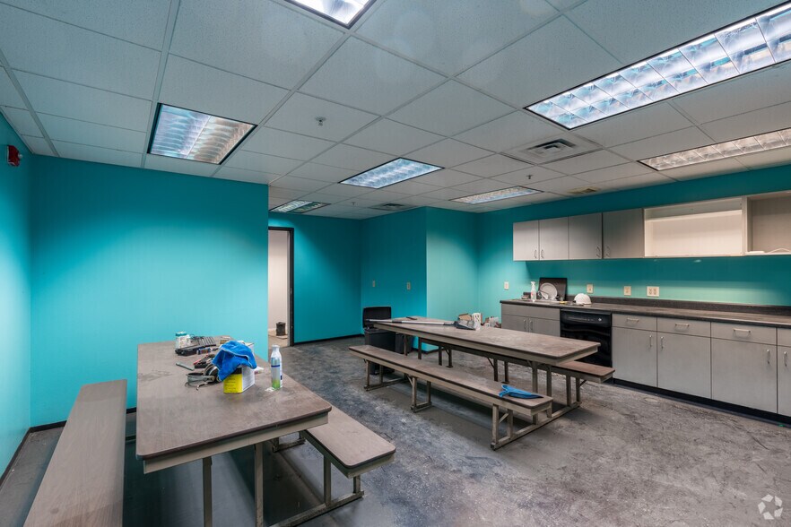 More Photos Of 71722 E Columbia Ave, Boardman Industrial For Sale