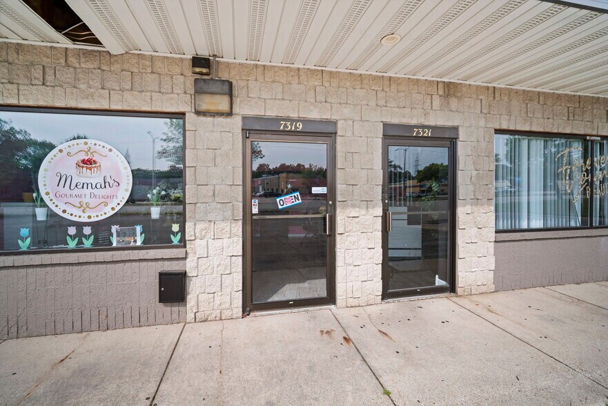 More Photos Of 7311-7321 N Teutonia Ave, Milwaukee Freestanding For Sale