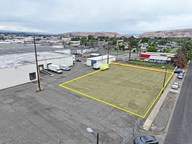 More Photos Of 911 S 3rd St, Yakima Land For Lease