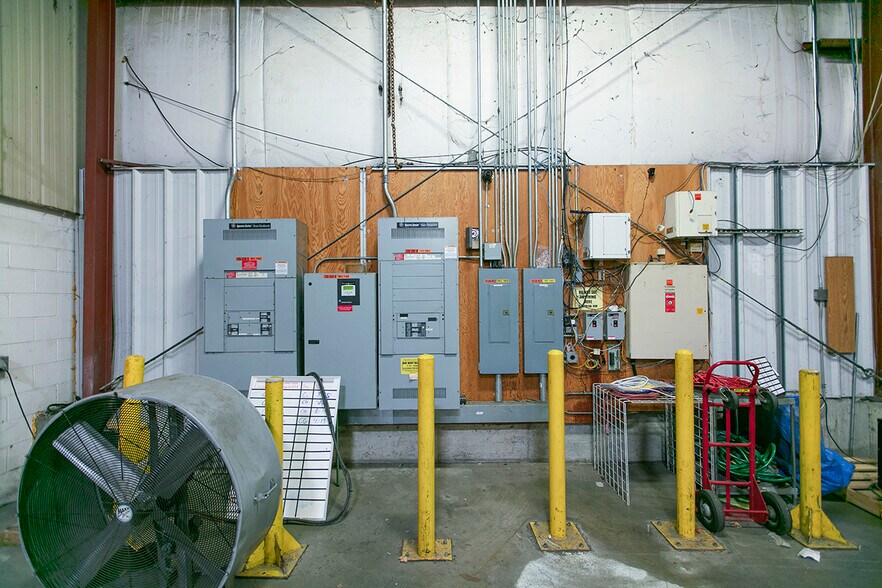 More Photos Of 1739 Cassopolis St, Elkhart Warehouse For Sale