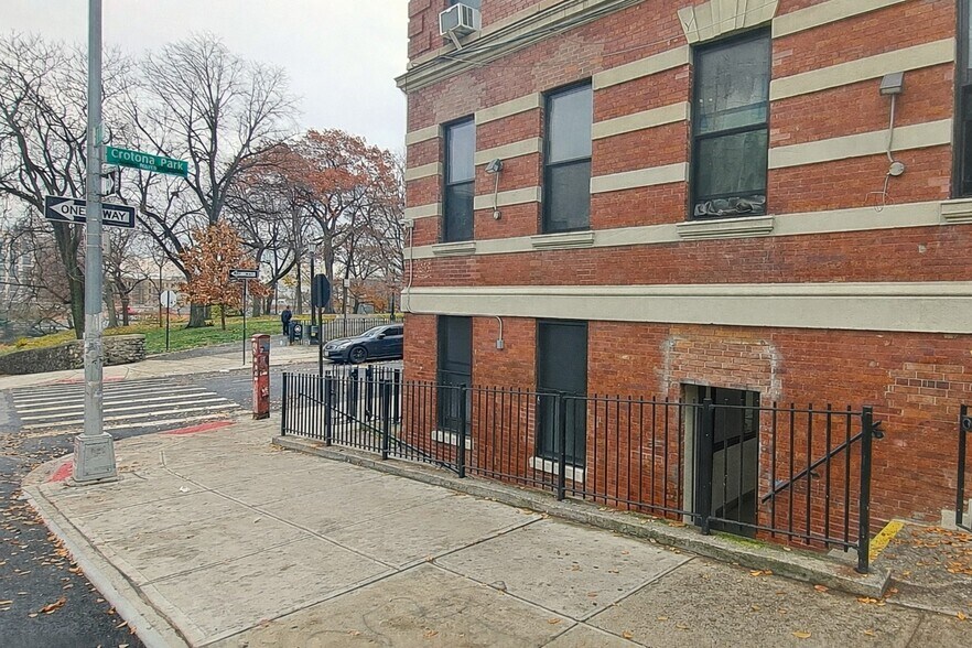 Primary Photo Of 870 E 175th St, Bronx Apartments For Lease
