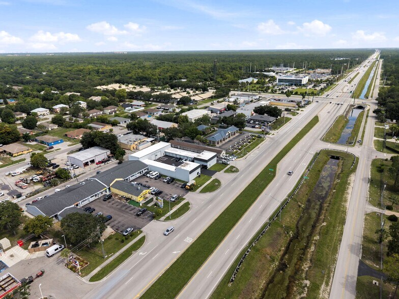 More Photos Of 12445 Collier Blvd, Naples Showroom For Sale
