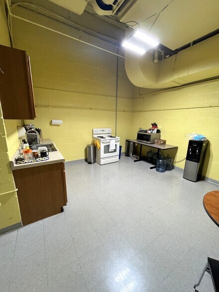 More Photos Of 24800 Lakeland Blvd, Euclid Industrial For Sale