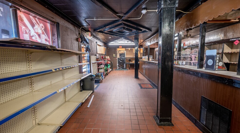 More Photos Of 1917 Cervantes St, Pensacola Freestanding For Lease